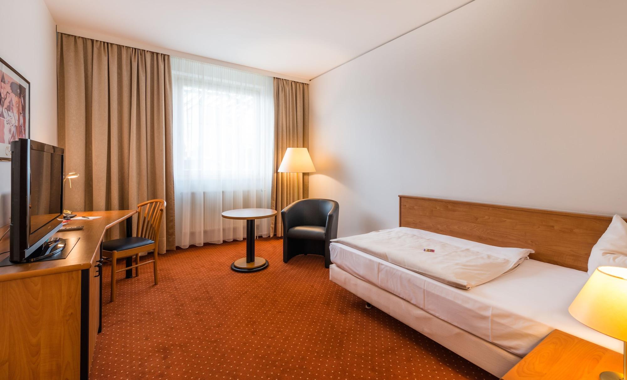 Novina Südwestpark Hotel