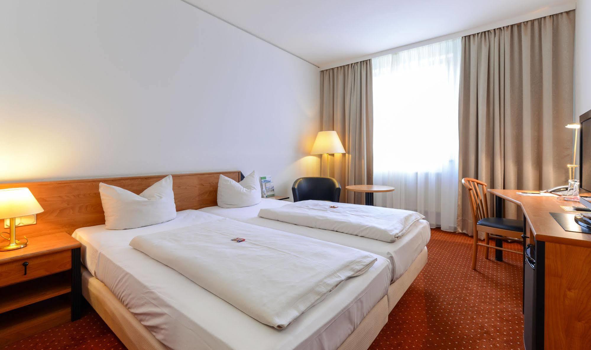 Hotel Novina Südwestpark