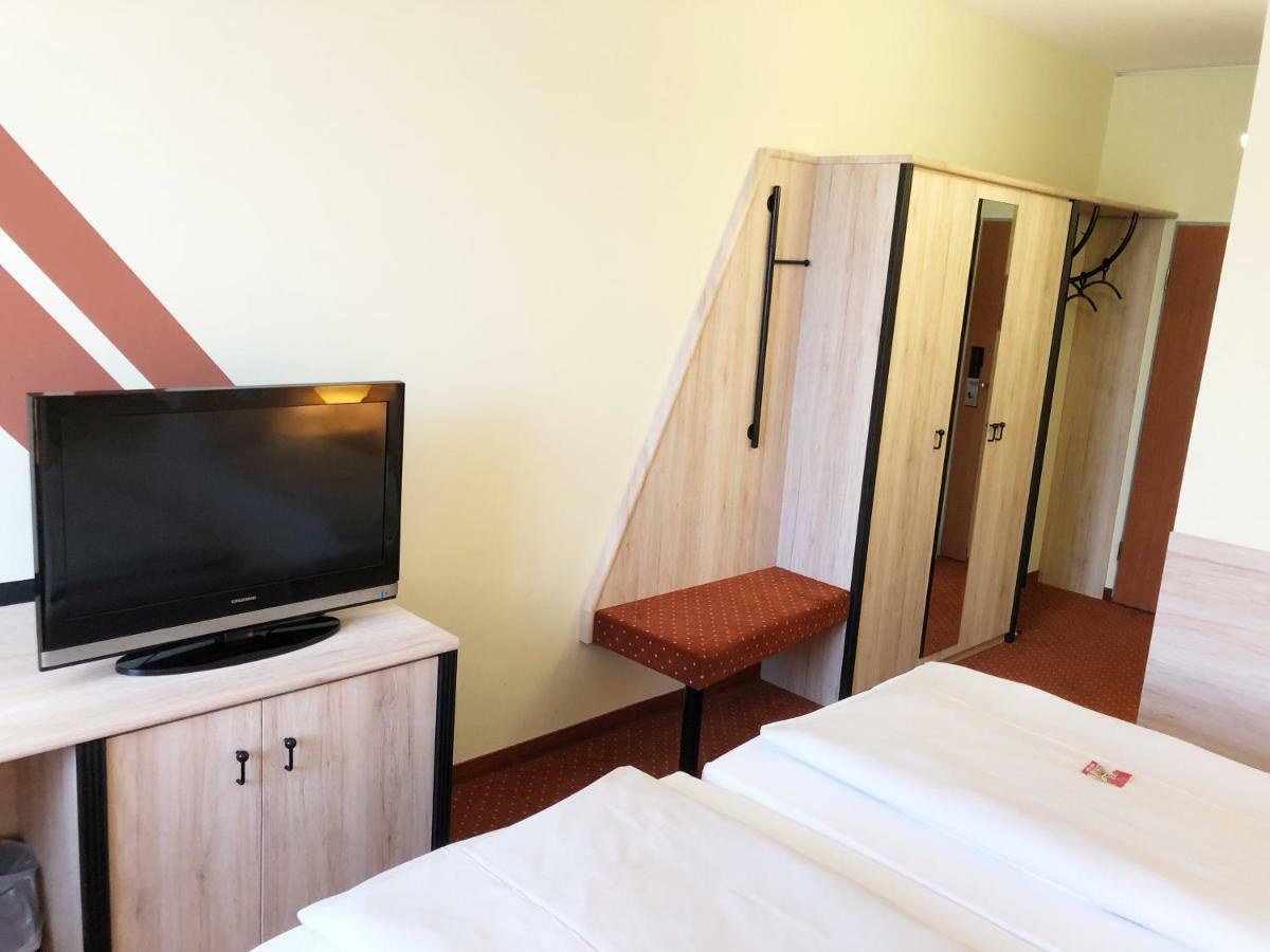 Novina Südwestpark Hotel